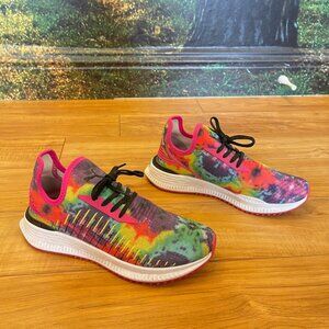 PUMA Tie Dye Sneakers fitted w/laces ... 🪸rare find!!!